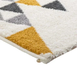Tapis Triangle 120x170 Ilan Moutarde Atmosphera -Le Monde du Mobilier Boutique tapis triangle 120x170 ilan moutarde atmosphera 2
